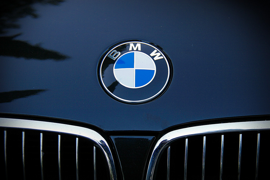 1,3 promila i zero rozsądku: Nietrzeźwy kierowca BMW na posesji 1,3 promila i zero rozsądku: Nietrzeźwy kierowca BMW na posesji