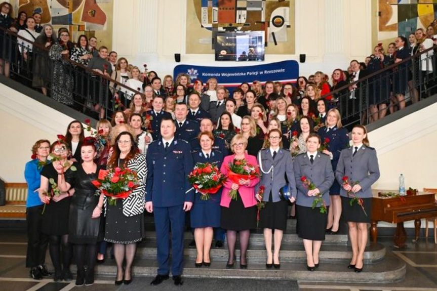 100 lat Policji Kobiecej. Wyjątkowe obchody Dnia Kobiet 100 lat Policji Kobiecej. Wyjątkowe obchody Dnia Kobiet