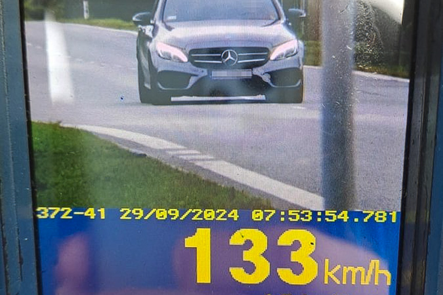 133 km/h na liczniku. Kosztowna przejażdżka kierowcy mercedesa 133 km/h na liczniku. Kosztowna przejażdżka kierowcy mercedesa