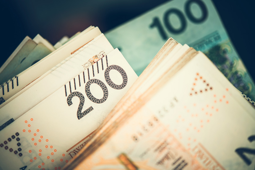 50-latka oszukana na "amerykańskiego żołnierza". Straciła 100 tys. zł 50-latka oszukana na "amerykańskiego żołnierza". Straciła 100 tys. zł