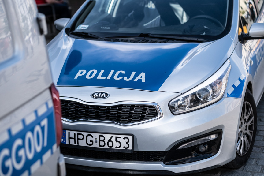 Dachowanie volkswagena w Jodłowej. Dziecko śmigłowcem trafiło do szpitala Dachowanie volkswagena w Jodłowej. Dziecko śmigłowcem trafiło do szpitala