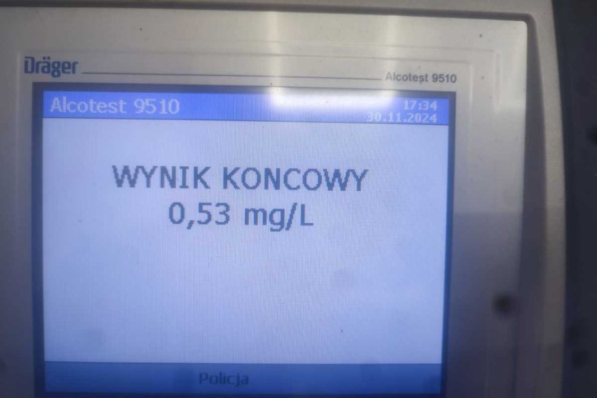 Driftował mercedesem. Był bez prawa jazdy i pijany Driftował mercedesem. Był bez prawa jazdy i pijany