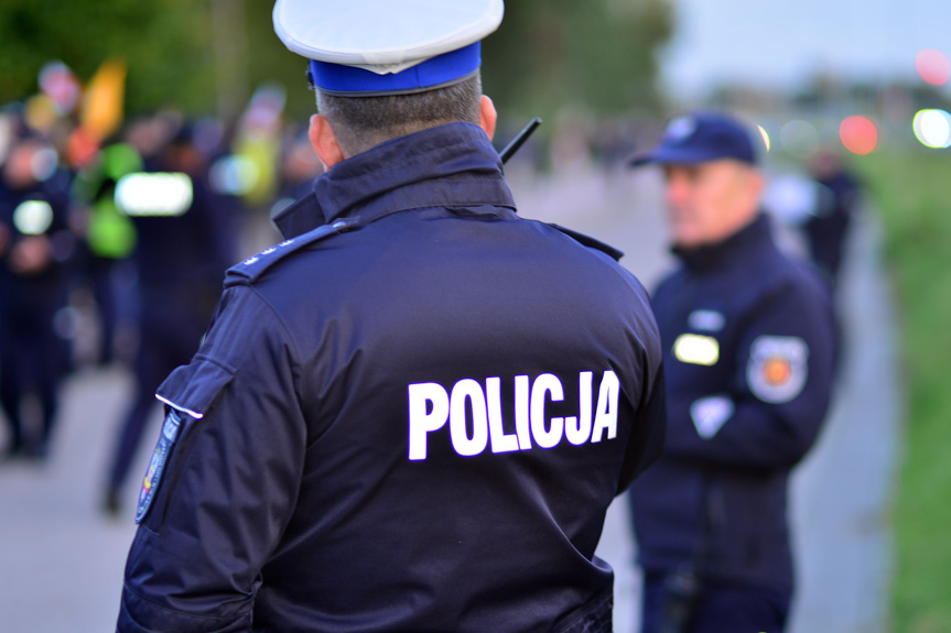 Jeden bez uprawnień, drugi przekroczył prędkość Jeden bez uprawnień, drugi przekroczył prędkość