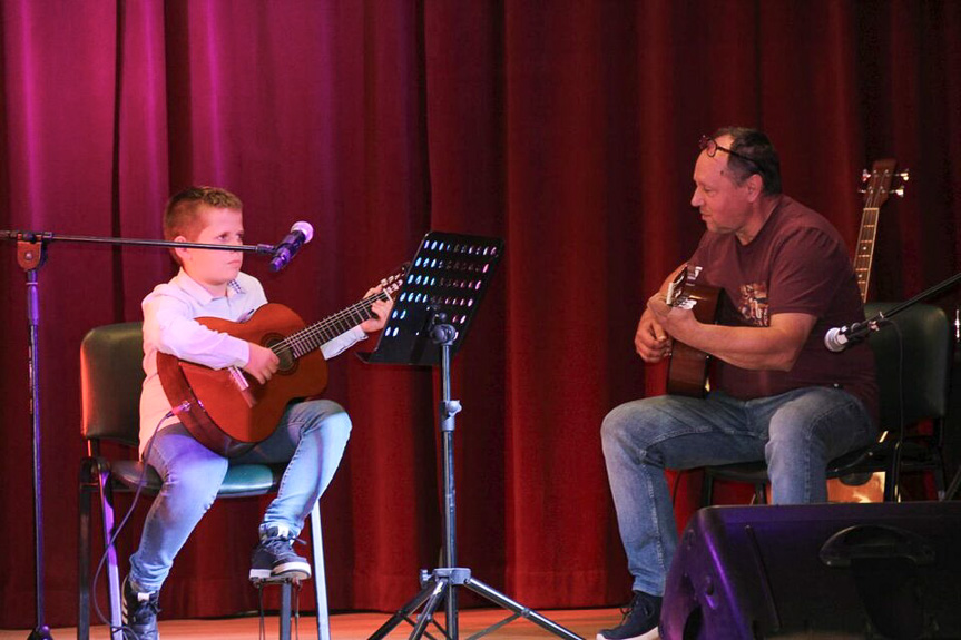 Koncert uczniów Ogniska Muzycznego Koncert uczniów Ogniska Muzycznego