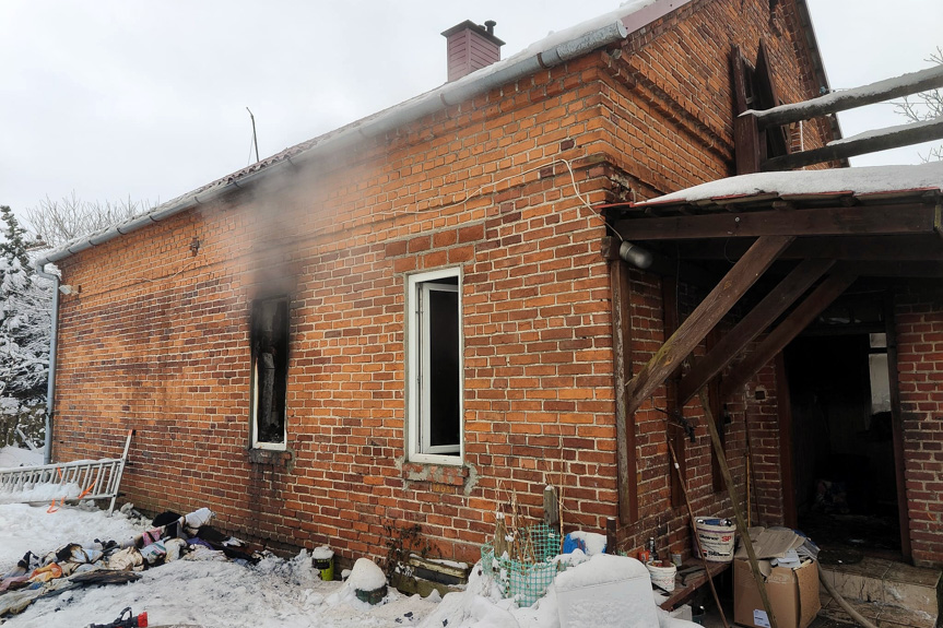 Korniaktów Południowy. W pożarze domu zginął 75-latek Korniaktów Południowy. W pożarze domu zginął 75-latek