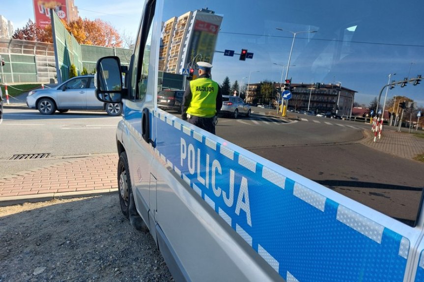 Kosztowna przejażdżka. 2 tys. zł mandatu dla młodego kierowcy Kosztowna przejażdżka. 2 tys. zł mandatu dla młodego kierowcy