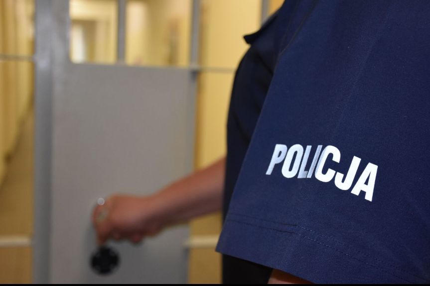 Miał aktywny zakaz prowadzenia pojazdów, a mimo to wsiadł za kółko z blisko 4 promilami Miał aktywny zakaz prowadzenia pojazdów, a mimo to wsiadł za kółko z blisko 4 promilami