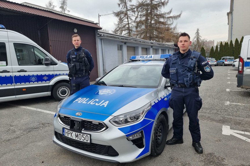 Mieleccy policjanci pomogli 72-latce, która w trakcie jazdy doznała udaru Mieleccy policjanci pomogli 72-latce, która w trakcie jazdy doznała udaru
