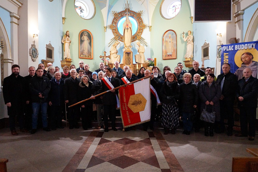 Miiłośnicy pszczół dziękowali za tegoroczne dary z pasiek Miiłośnicy pszczół dziękowali za tegoroczne dary z pasiek