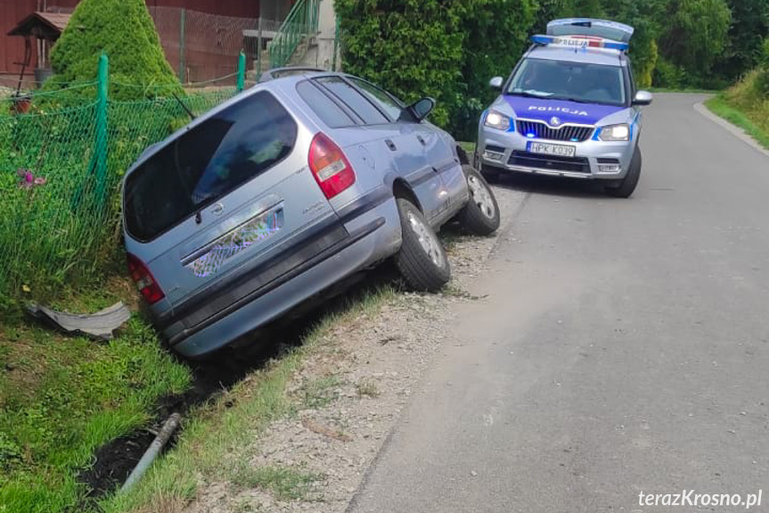 Pijany kierowca wylądował w rowie. Miał 3,5 promila Pijany kierowca wylądował w rowie. Miał 3,5 promila