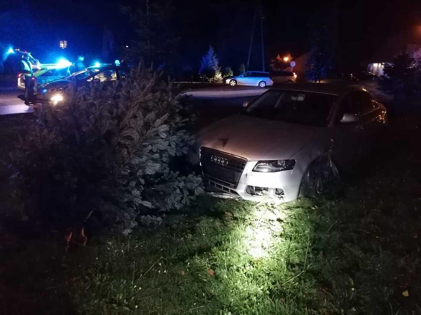 Pijany uderzył w drzewo Pijany uderzył w drzewo