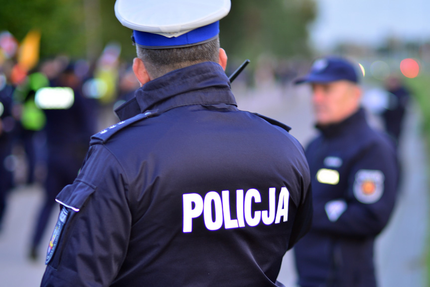 Policjanci pomogli 59-latkowi Policjanci pomogli 59-latkowi