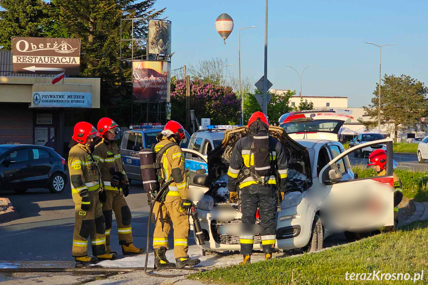 Pożar samochodu w Krośnie Pożar samochodu w Krośnie