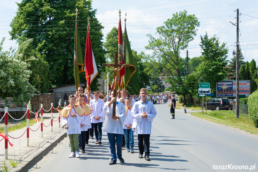 Procesja Bożego Ciała w parafii Zręcin