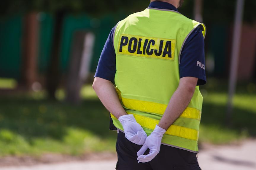 Przejechał 300 metrów. "Zarobił" 4000 zł mandatu i 40 punktów karnych Przejechał 300 metrów. "Zarobił" 4000 zł mandatu i 40 punktów karnych