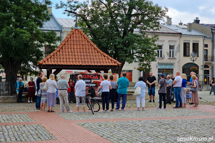 Publiczny różaniec w obronie życia na krośnieńskim rynku Publiczny różaniec w obronie życia na krośnieńskim rynku