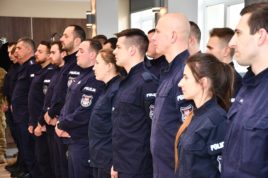 Świąteczne spotkanie z policjantami na służbie na granicy Świąteczne spotkanie z policjantami na służbie na granicy