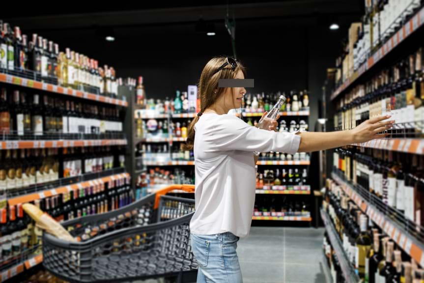 Ukradła alkohol i kierowała samochodem. Była pijana Ukradła alkohol i kierowała samochodem. Była pijana