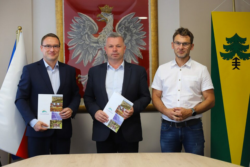 Umowa podpisana. Będzie remont drogi Umowa podpisana. Będzie remont drogi