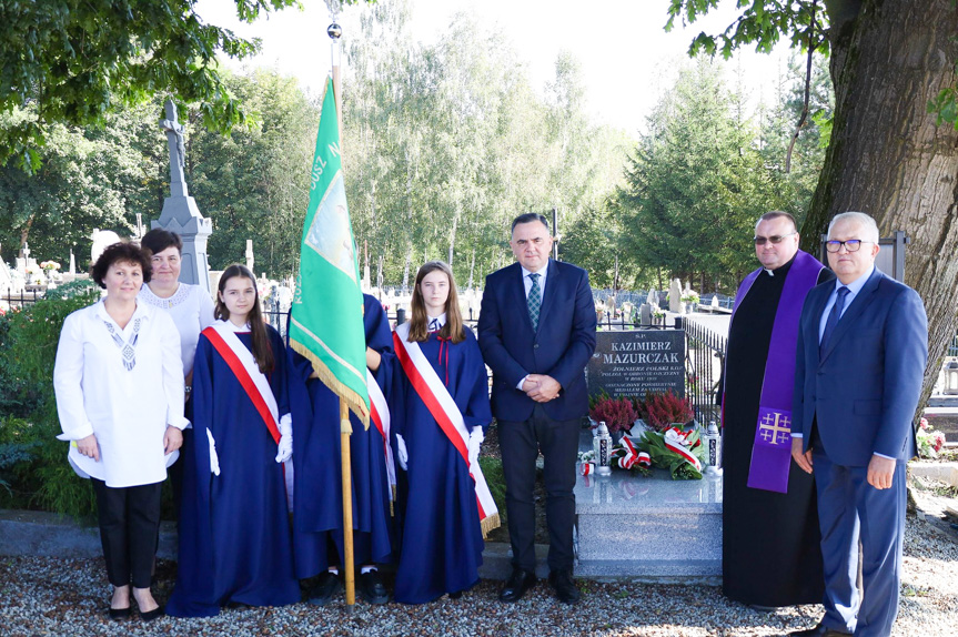 Uroczystości w Trzcinicy dla Kazimierza Mazurczaka Uroczystości w Trzcinicy dla Kazimierza Mazurczaka