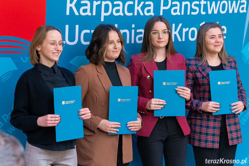 W Karpackiej Państwowej Uczelni w Krośnie rozdano stypendia W Karpackiej Państwowej Uczelni w Krośnie rozdano stypendia