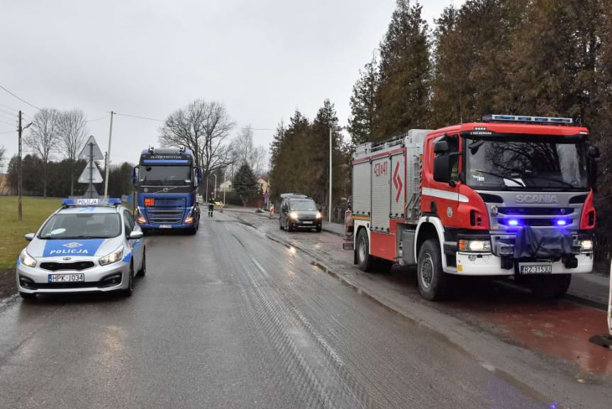 Weszła na jezdnię wprost pod ciężarowe volvo Weszła na jezdnię wprost pod ciężarowe volvo