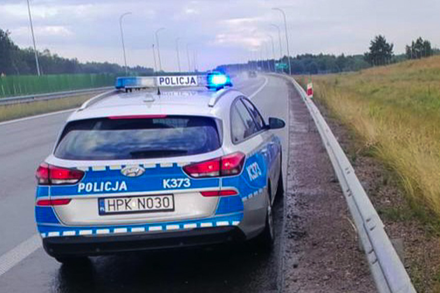 Wjechał do rowu i uciekł. Czekają go surowe konsekwencje Wjechał do rowu i uciekł. Czekają go surowe konsekwencje