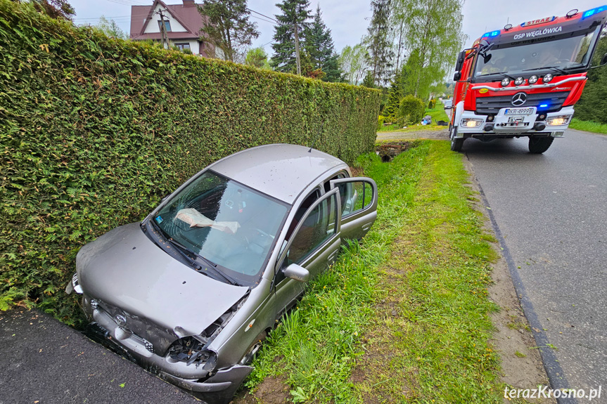 Wjechała w betonowy przepust Wjechała w betonowy przepust