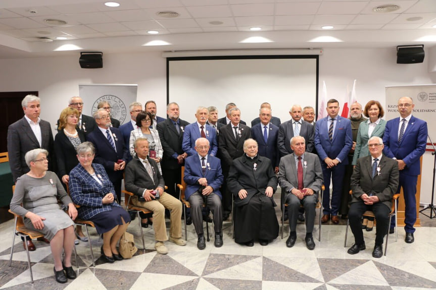 Wręczono Krzyże Wolności i Solidarności Wręczono Krzyże Wolności i Solidarności
