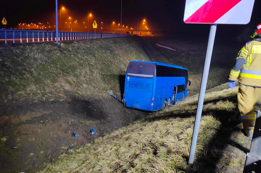 Wypadek autokaru na autostradzie A4 Wypadek autokaru na autostradzie A4