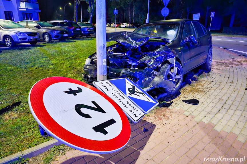 Wypadek na rondzie. Zderzenie seata ze skodą Wypadek na rondzie. Zderzenie seata ze skodą