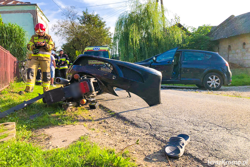 Wypadek w Lubatowej. Poszkodowany kierujący jawą Wypadek w Lubatowej. Poszkodowany kierujący jawą