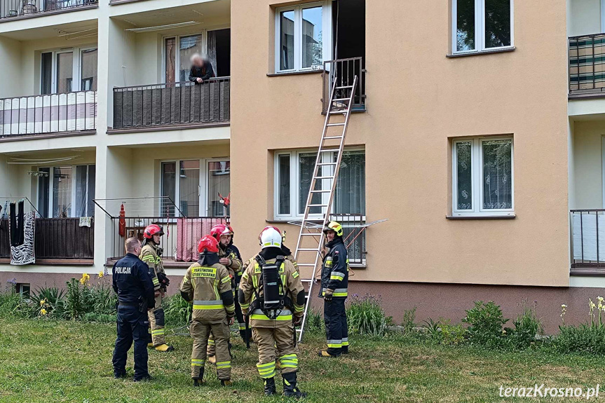 Zadymienie w bloku w Rymanowie-Zdroju. Winna przypalona potrawa Zadymienie w bloku w Rymanowie-Zdroju. Winna przypalona potrawa