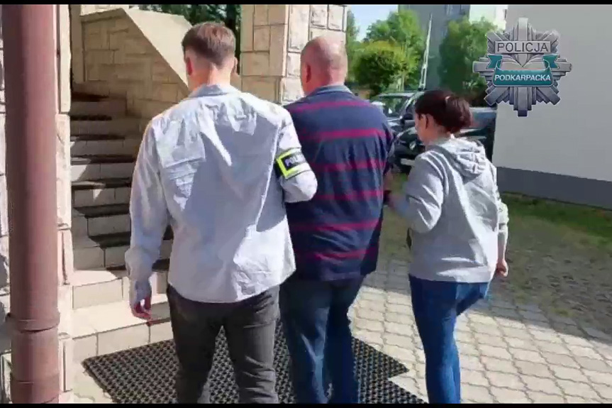Zatrzymania za "odwrócony łańcuch" Zatrzymania za "odwrócony łańcuch"