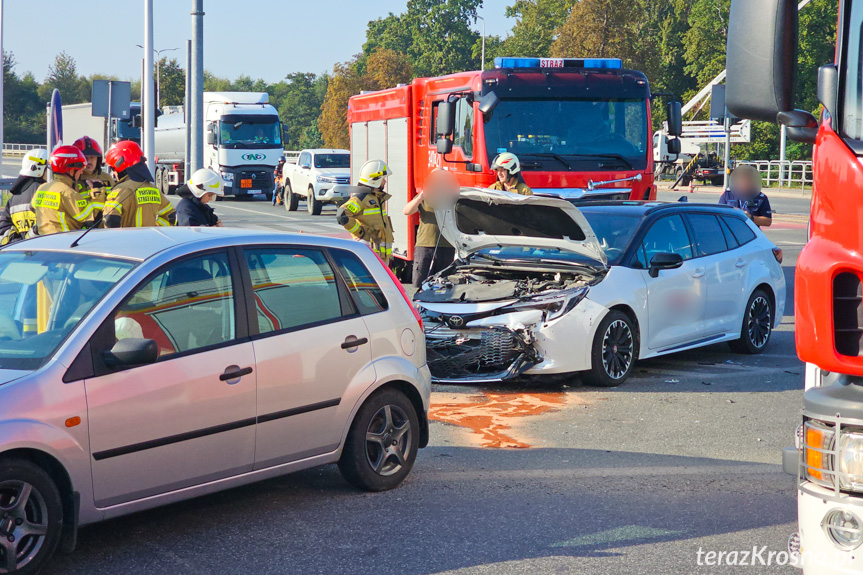 Zderzenie dwóch samochodów na skrzyżowaniu w Krośnie Zderzenie dwóch samochodów na skrzyżowaniu w Krośnie