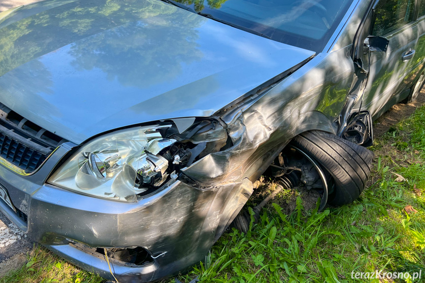 Zderzenie opla z volvo na DW897 Zderzenie opla z volvo na DW897