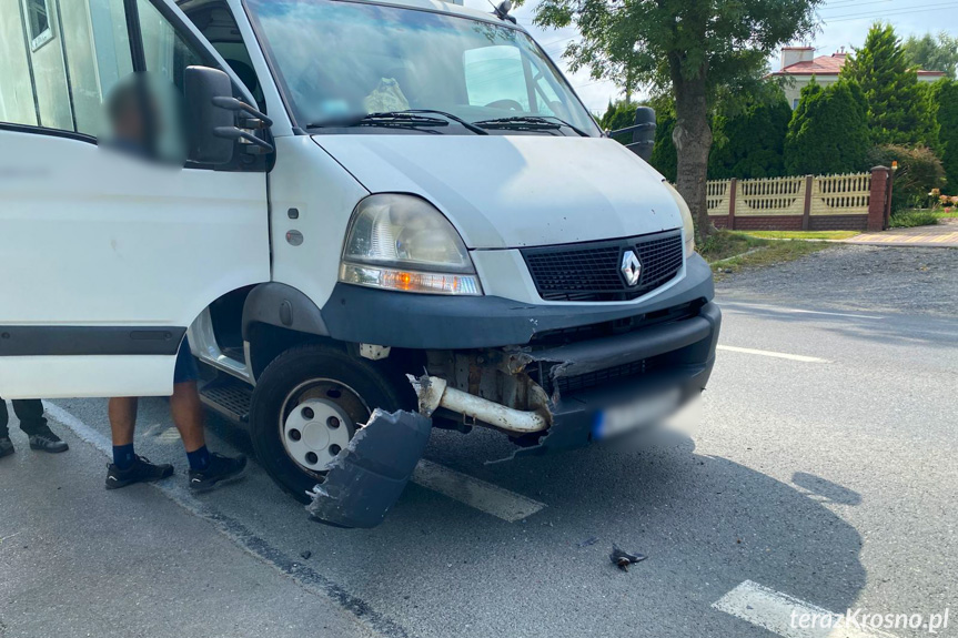 Zderzenie samochodów na DK28 Zderzenie samochodów na DK28