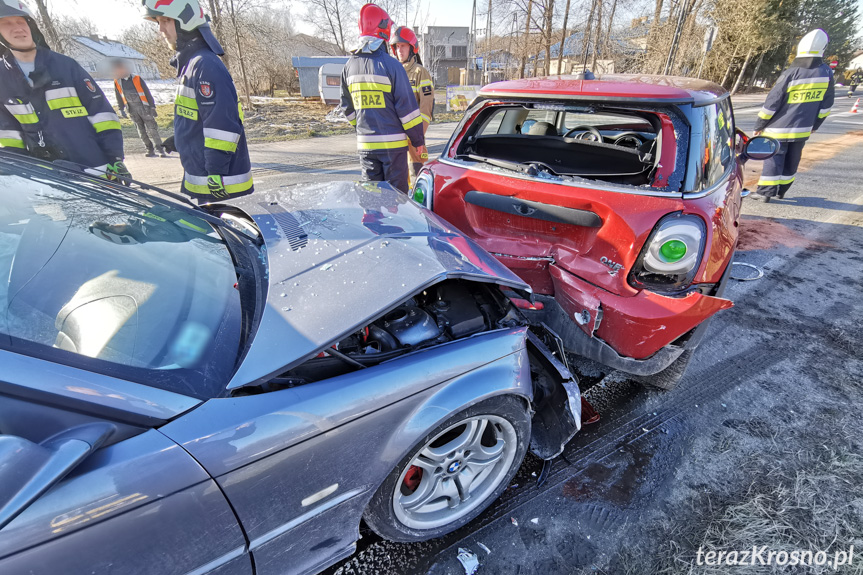 Zderzenie trzech samochodów na Rzeszowskiej Zderzenie trzech samochodów na Rzeszowskiej