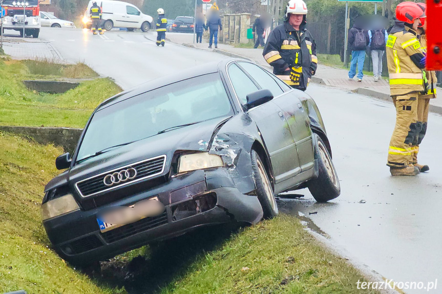 Zderzenie trzech samochodów w Łężanach Zderzenie trzech samochodów w Łężanach