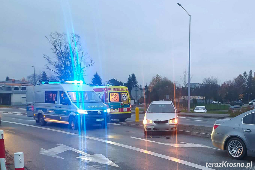 Zderzenie volkswagena i bmw na skrzyżowaniu w Krośnie Zderzenie volkswagena i bmw na skrzyżowaniu w Krośnie