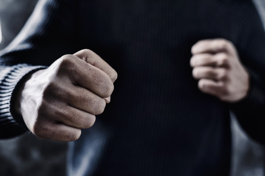 Znęcał się nad partnerką i spowodował pożar Znęcał się nad partnerką i spowodował pożar