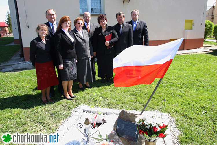 Dąb Pamięci w Świerzowej Dąb Pamięci w Świerzowej