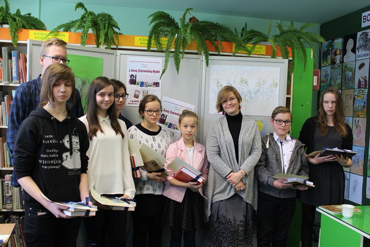Gimnazjaliści laureatami konkursu o Sienkiewiczu Gimnazjaliści laureatami konkursu o Sienkiewiczu