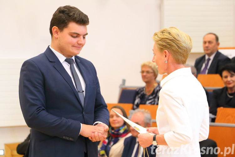 Grzegorz Markiewicz uhonorowany przez wójta Grzegorz Markiewicz uhonorowany przez wójta
