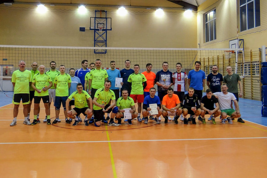 Jedlicze Team zwycięzcą turnieju siatkarskiego Jedlicze Team zwycięzcą turnieju siatkarskiego