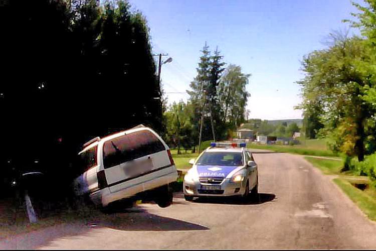 Kierowca opla miał ponad 3 promile Kierowca opla miał ponad 3 promile