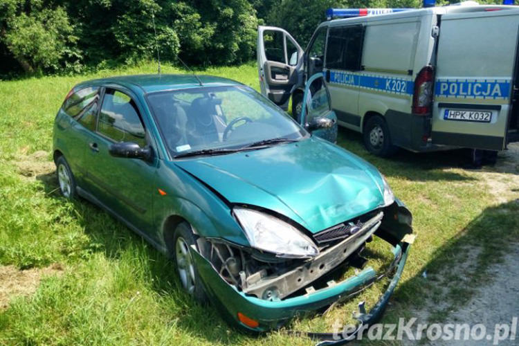 Kolizja w Zręcinie. Poszkodowany był kompletnie pijany Kolizja w Zręcinie. Poszkodowany był kompletnie pijany