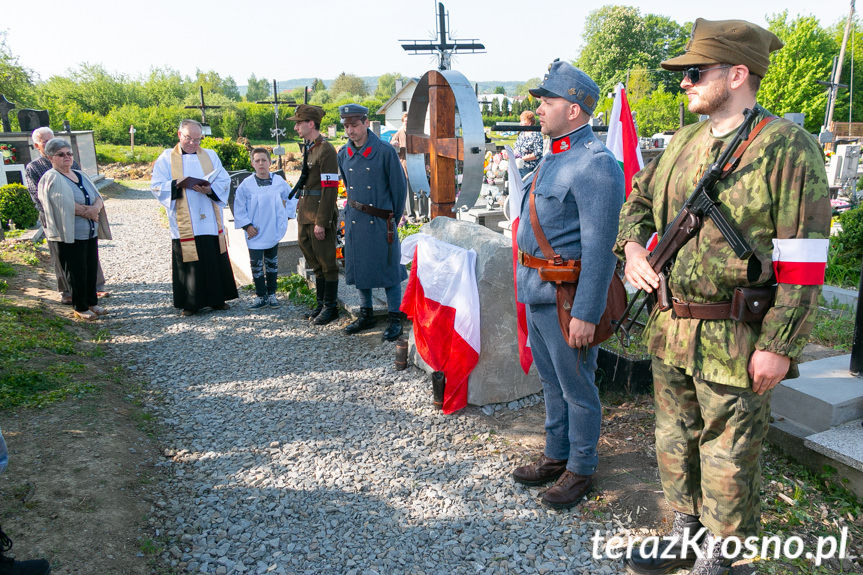 Odsłonięto tablicę na cmentarzu w Zręcinie Odsłonięto tablicę na cmentarzu w Zręcinie