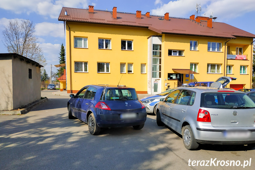 Pijany kierowca uszkodził auto. Zatrzymali go świadkowie zdarzenia Pijany kierowca uszkodził auto. Zatrzymali go świadkowie zdarzenia