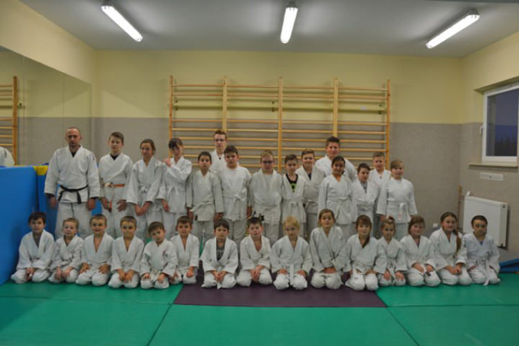 Trenuj judo! Dołącz do nas! Pasja - sport - sprawność Trenuj judo! Dołącz do nas! Pasja - sport - sprawność